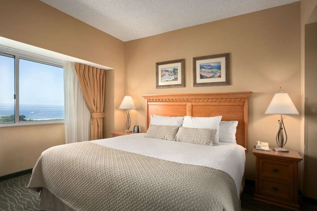 Embassy Suites By Hilton Monterey Bay Сісайд Номер фото